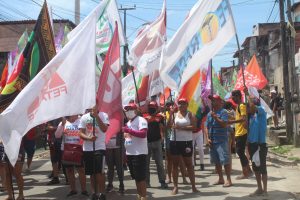 WhatsApp-Image-2022-05-05-at-16.05.435-300x200 Movimentos sociais fazem passeata pelo Dia do Trabalhador